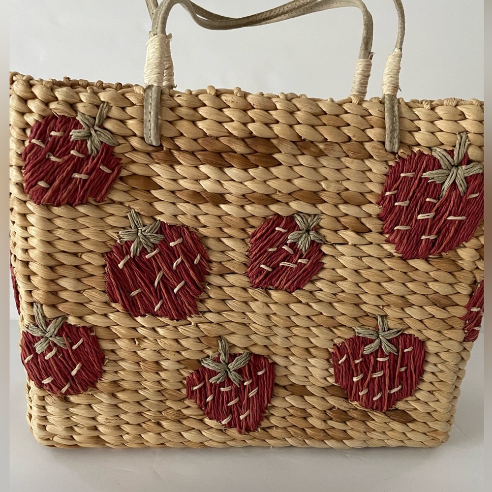 Raffia Straw Tote Handbag Leather Straps Strawberries (9x11x4”d) NWOT new!
